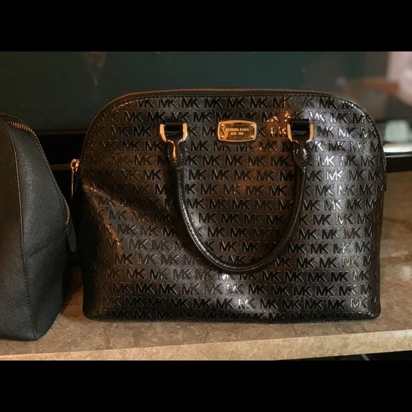 2 Used MK Purses - Picture 2 of 8